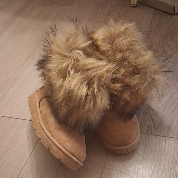 Cozy Brown Ankle Boots with Faux Fur - Picture 2 of 7
